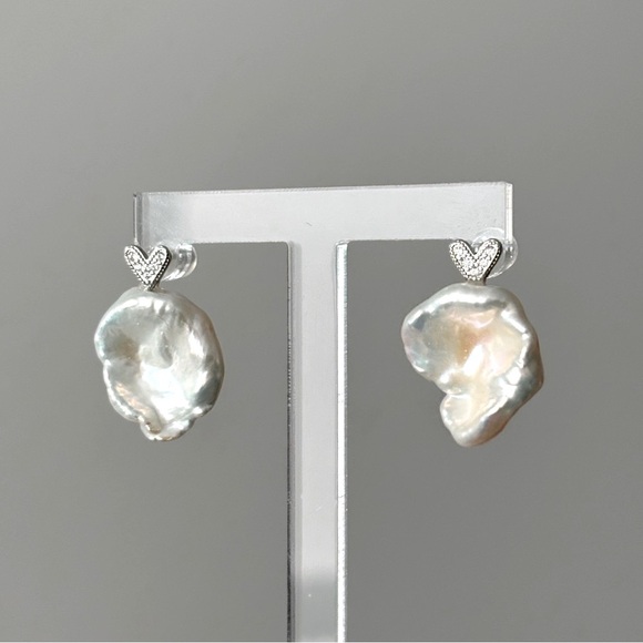 Large baroque pearl earrings - Picture 6 of 8